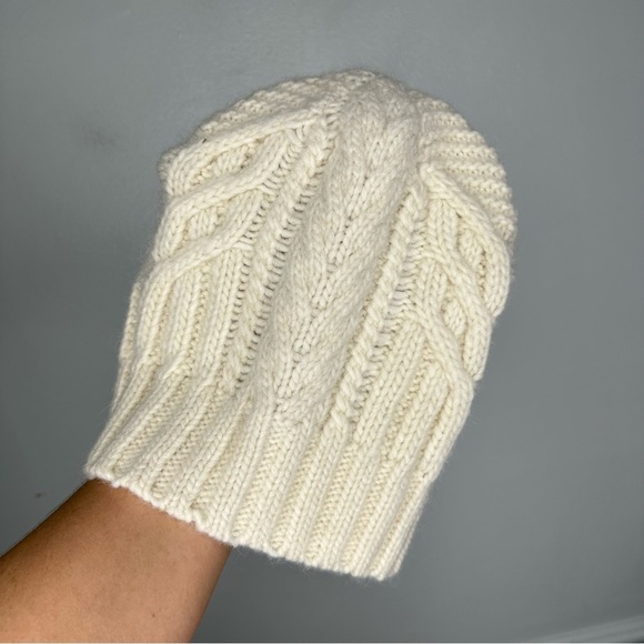 Banana Republic Accessories - Banana Republic Merino Wool Alpaca Blend Cable Knit Cream Beanie